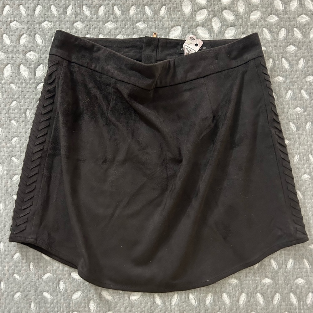 Kendall & Kylie black/ dark dark purple suede mini skirt with zipper. Size S